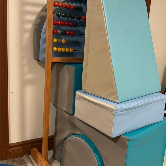 Like new in box infant soft play set open box - Picture 4 of 4